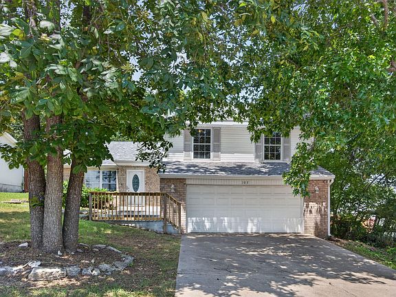 3rd image of 307 Spring Meadow Parkway