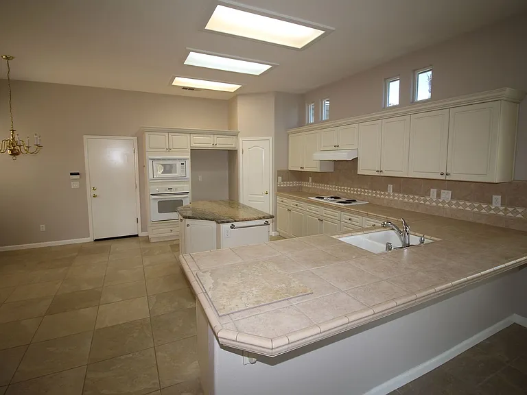 795 Heritage Ave — Photo 22