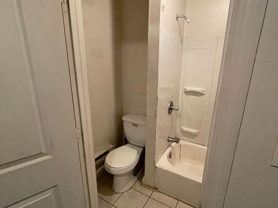 2nd image of 516 Randolph St