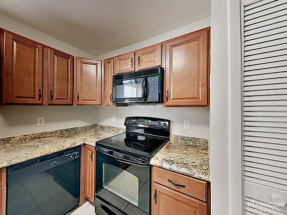 5th image of 1069 Abell Cir