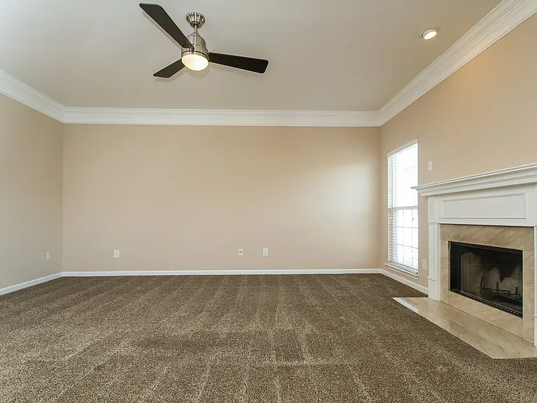 310 Sarava Ln — Photo 2