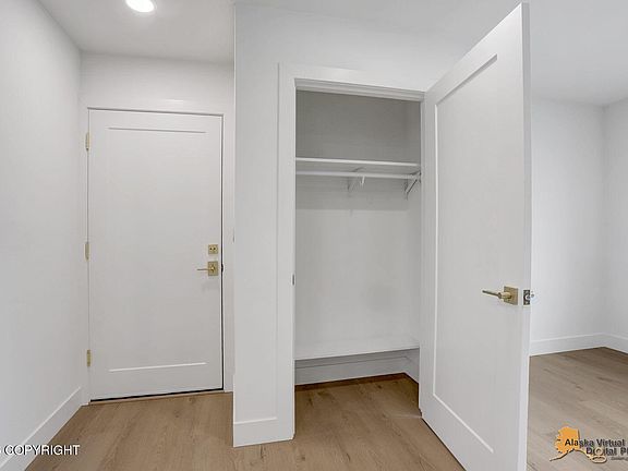 5th image of 609 S Cobb St