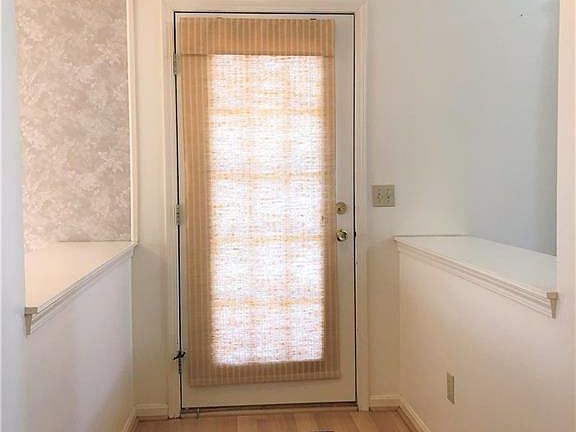 3rd image of 36458 Reserve Ct