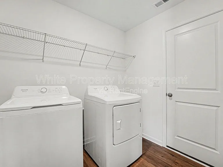 368 W 18th St — Photo 18
