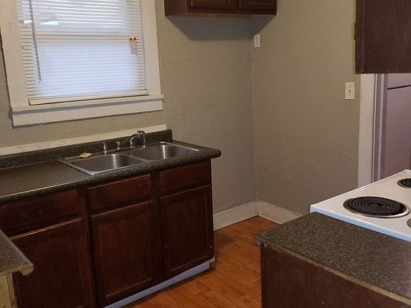 4th image of 2109 E 58th St