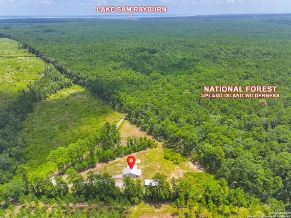 6340 boulware hudspeth, Zavalla, TX 75980