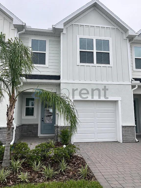 3 bed, 2.5 bath, 1600 sqft, $2,300 — Photo 1
