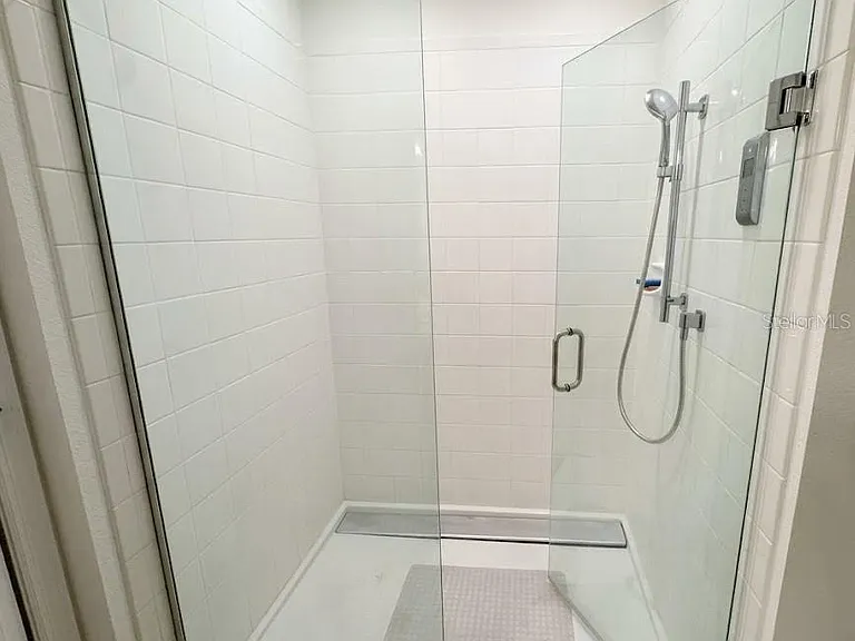 643 Samuel Pl — Photo 22
