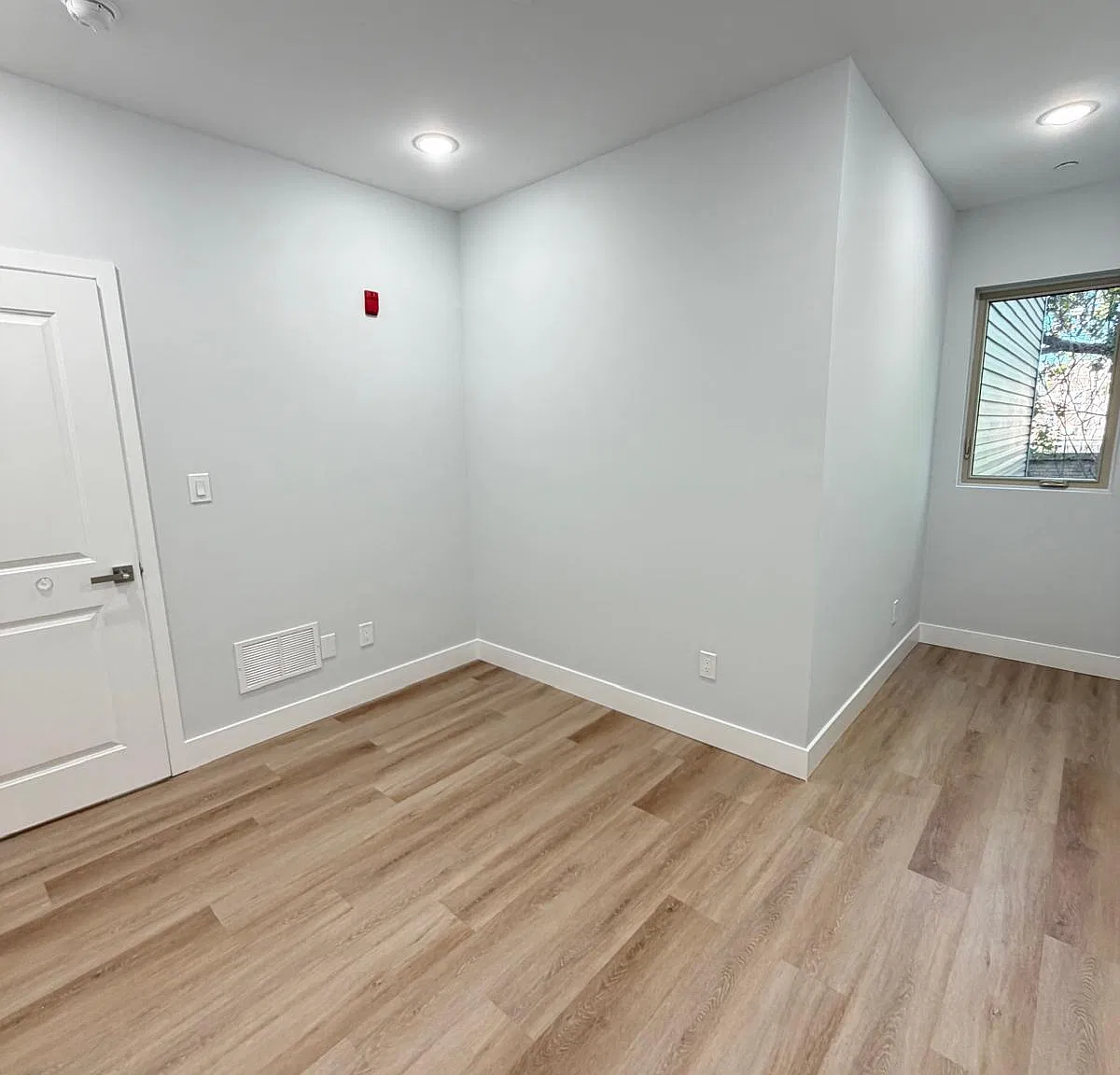 3 bed, 950 sqft, $2,250 — Photo 4