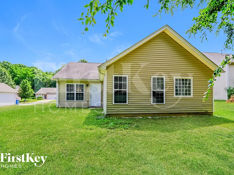 1716 Northside Dr — Photo 15
