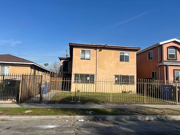 235 W 89th St — Photo 3