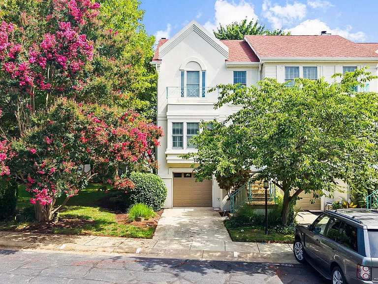 41 Queen Catherine Ct #A — Photo 42