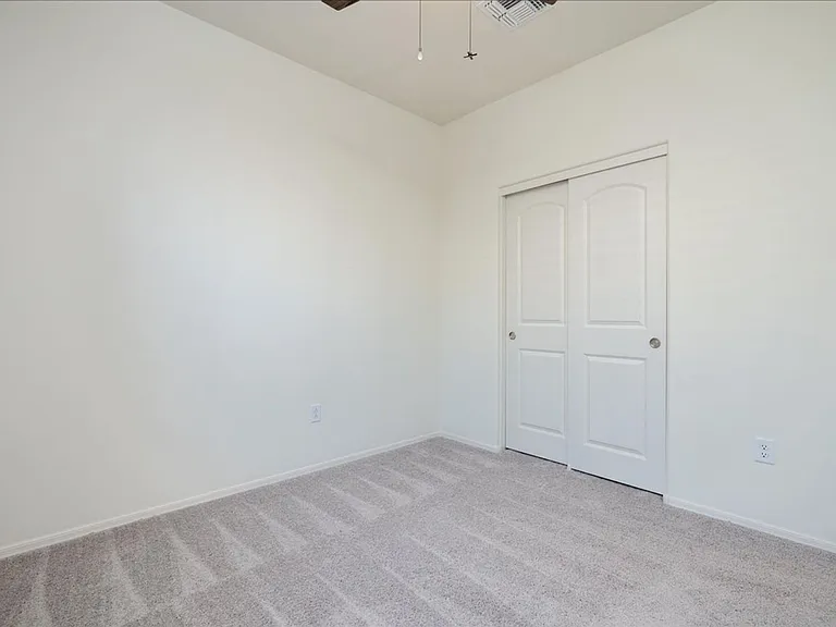 10560 W Waveland Dr — Photo 13