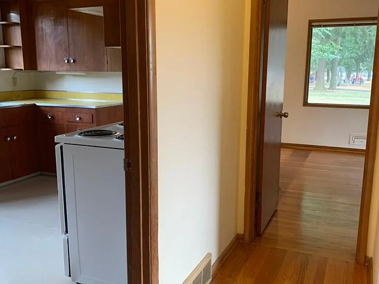 1328 NE 55th Ave — Photo 14