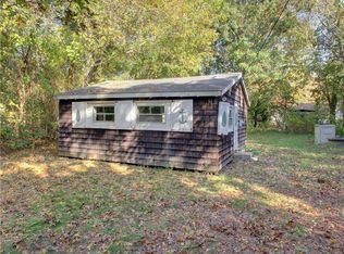 48 Burnham St, Charlestown, RI 02813