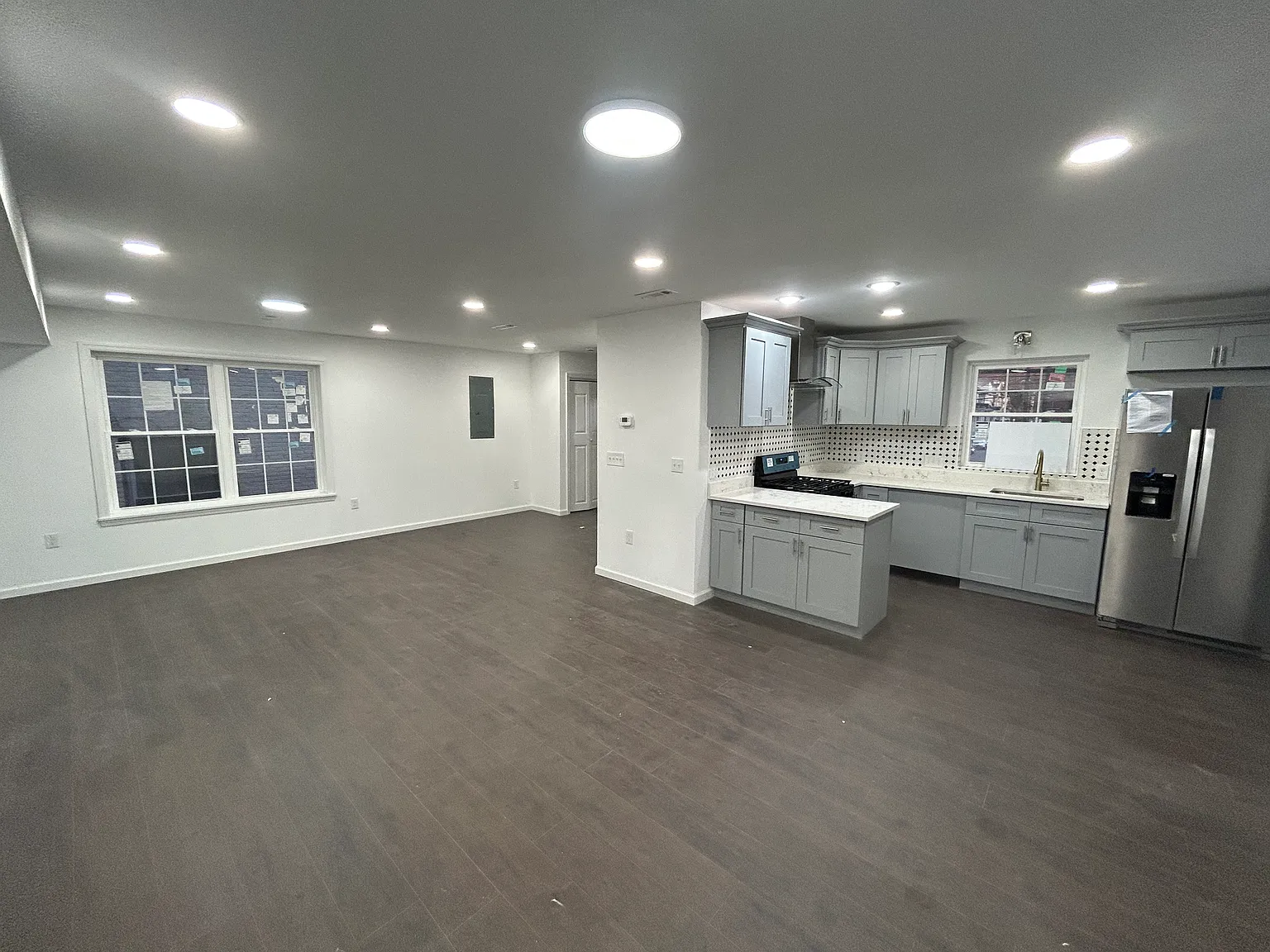 2821 Arctic Ave — Photo 3