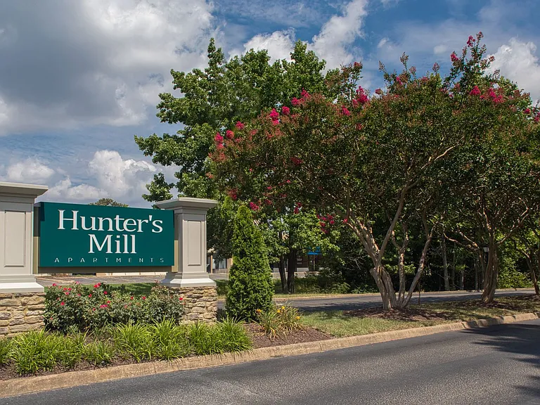Hunter's Mill Apartments — Photo 2