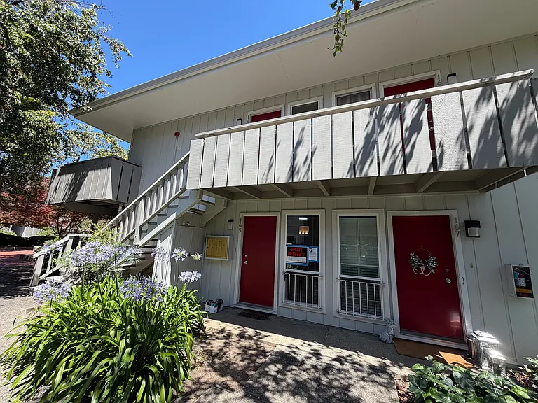 255 S Rengstorff Ave #165 — Photo 3
