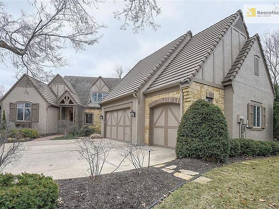 Ample space for guests to park.