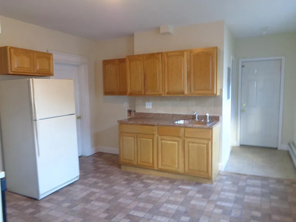 86 Alder St #3