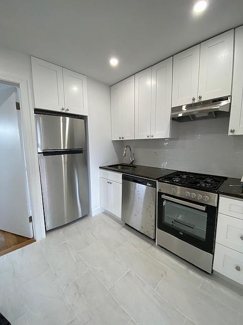 1st image of 330 E Broadway