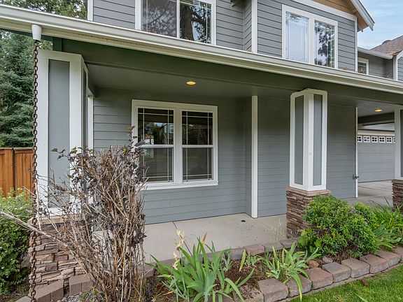 4th image of 61506 Tall Tree Ct