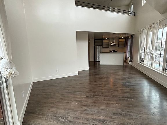 4th image of 3409-3425 Broadway #200