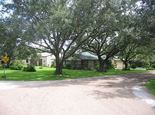 800 Cotharn Dr, Angleton, TX 77515