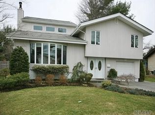 67 Forsythia Ln, Jericho, NY 11753
