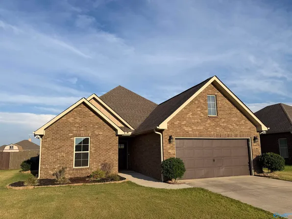 17462 Fieldway Cir NW, Harvest, AL 35749