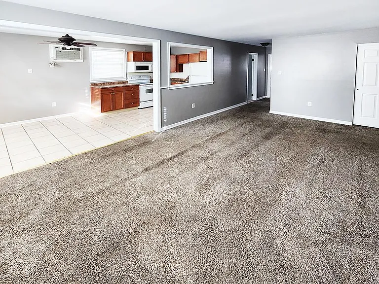 717 S Filmore St — Photo 3