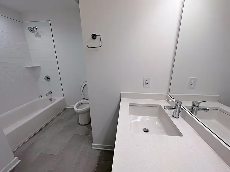 2030 Northbank Pl — Photo 2