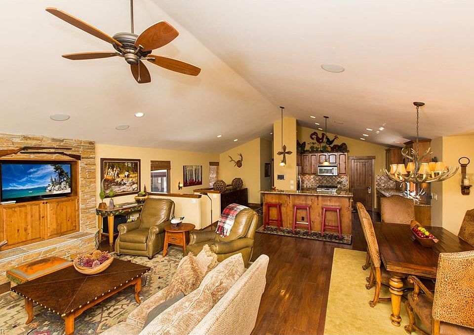 1st image of 820 Rosewood Cir