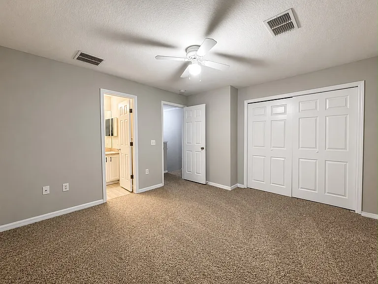 139 Jones Ln #B — Photo 6