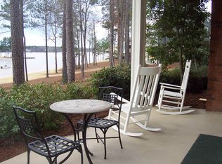 1021B Marina Cove Ln, Greensboro, GA