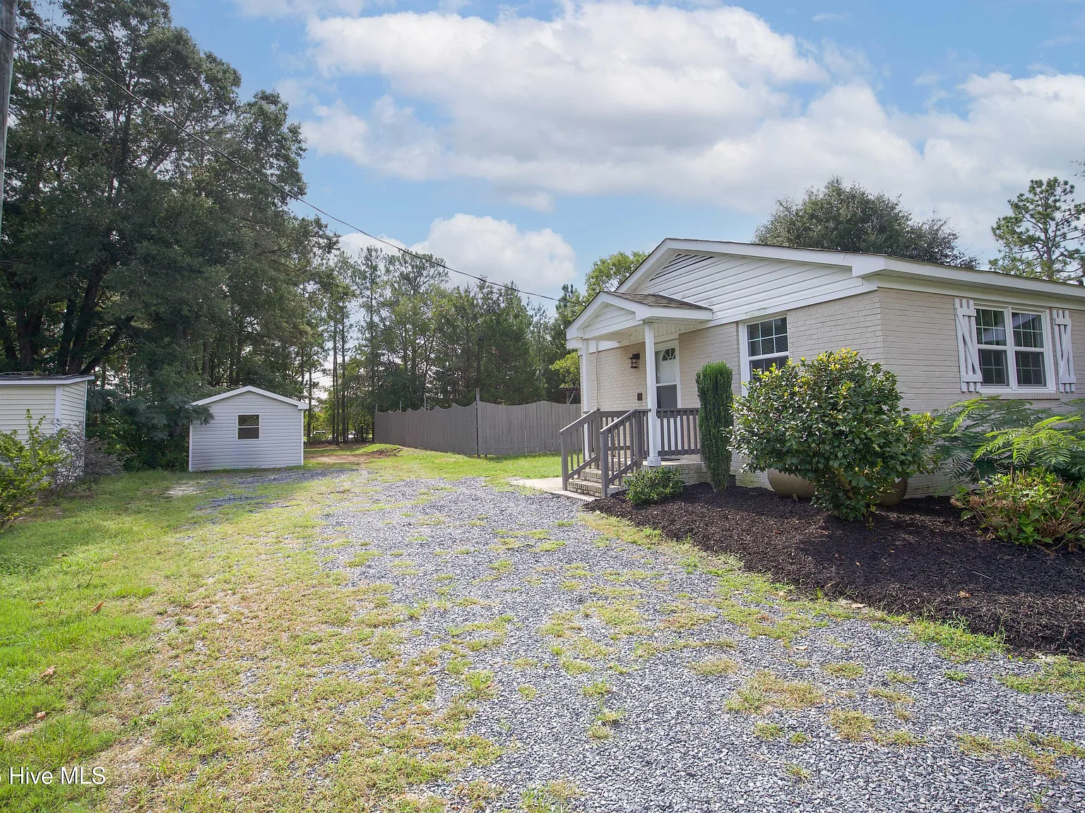 3 bed, 2.0 bath, 1135 sqft, $1,975 — Photo 4