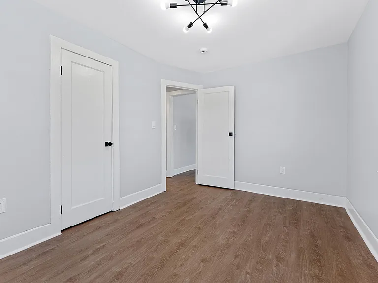 7 Elizabeth St #3 — Photo 10