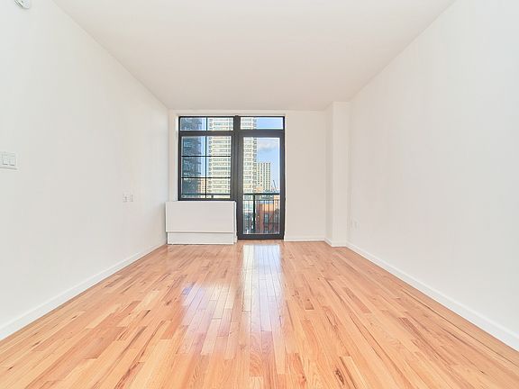 5th image of 2211 3rd Ave APT 7D