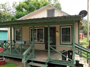 904 Atlantic Ave, Boling, TX 77420