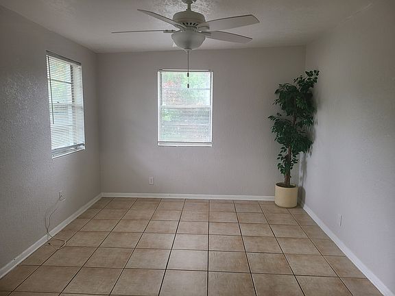 3rd image of 1564 W 14th St