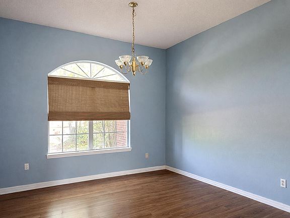 5th image of 455 Jillian Dr