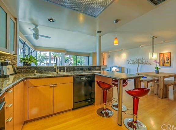 5th image of 100 Belmont Ave #1