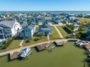 125 Foxtail Ln, Rockport, TX 78382