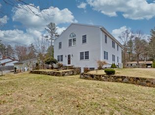 16 Poole Rd, Belchertown, MA 01007