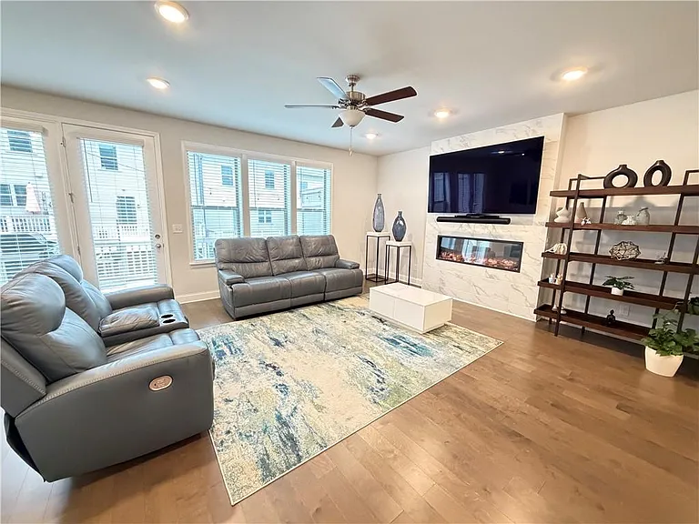 4236 Hickory Pine Aly — Photo 6