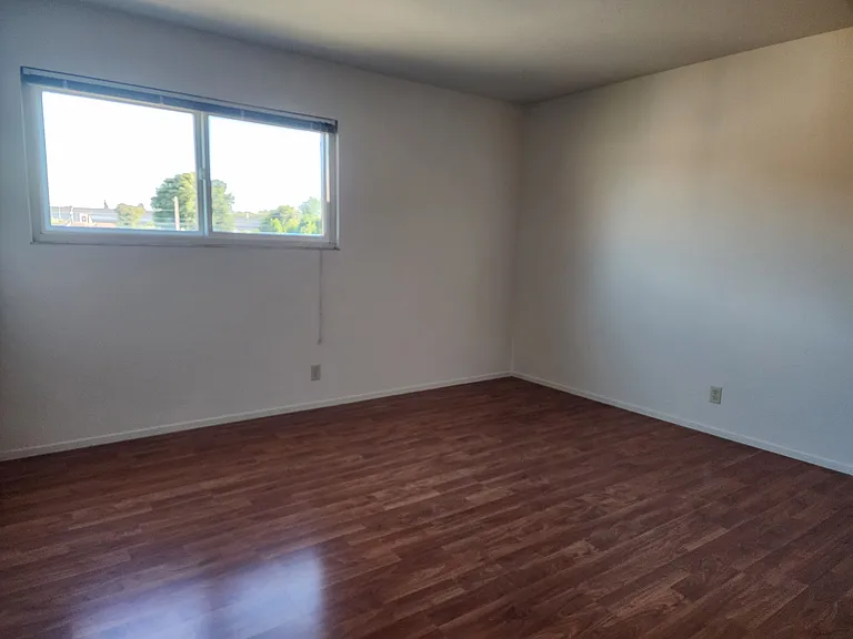 16445 Kent Ave #G — Photo 15