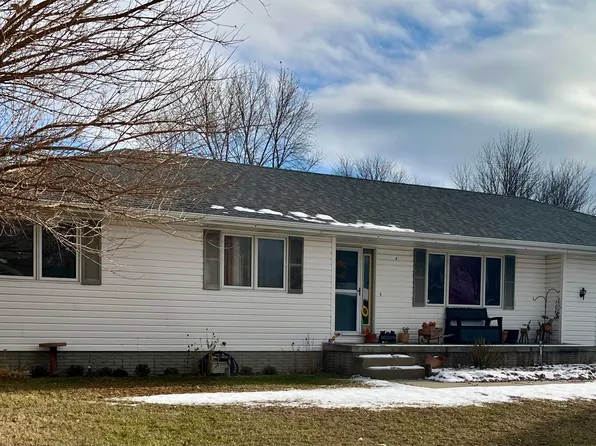 4033 Palace Dr, Grand Island, NE 68803