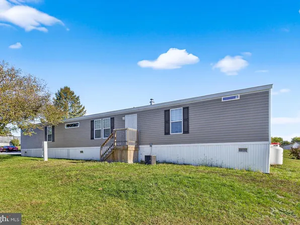 48 Dallas Dr, Grantville, PA 17028