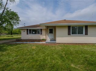 3765 Summit Rd, Barberton, OH 44203