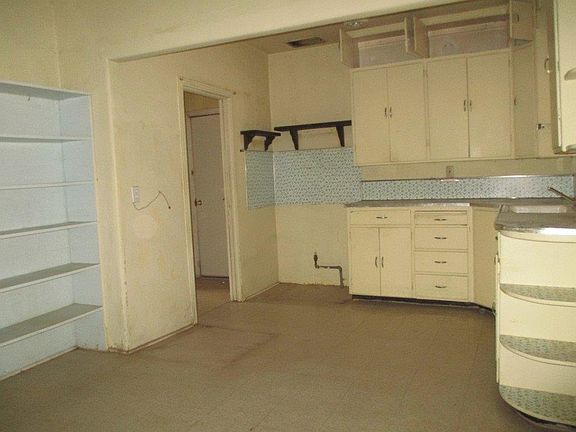 5th image of 286 W Bradbury Ave